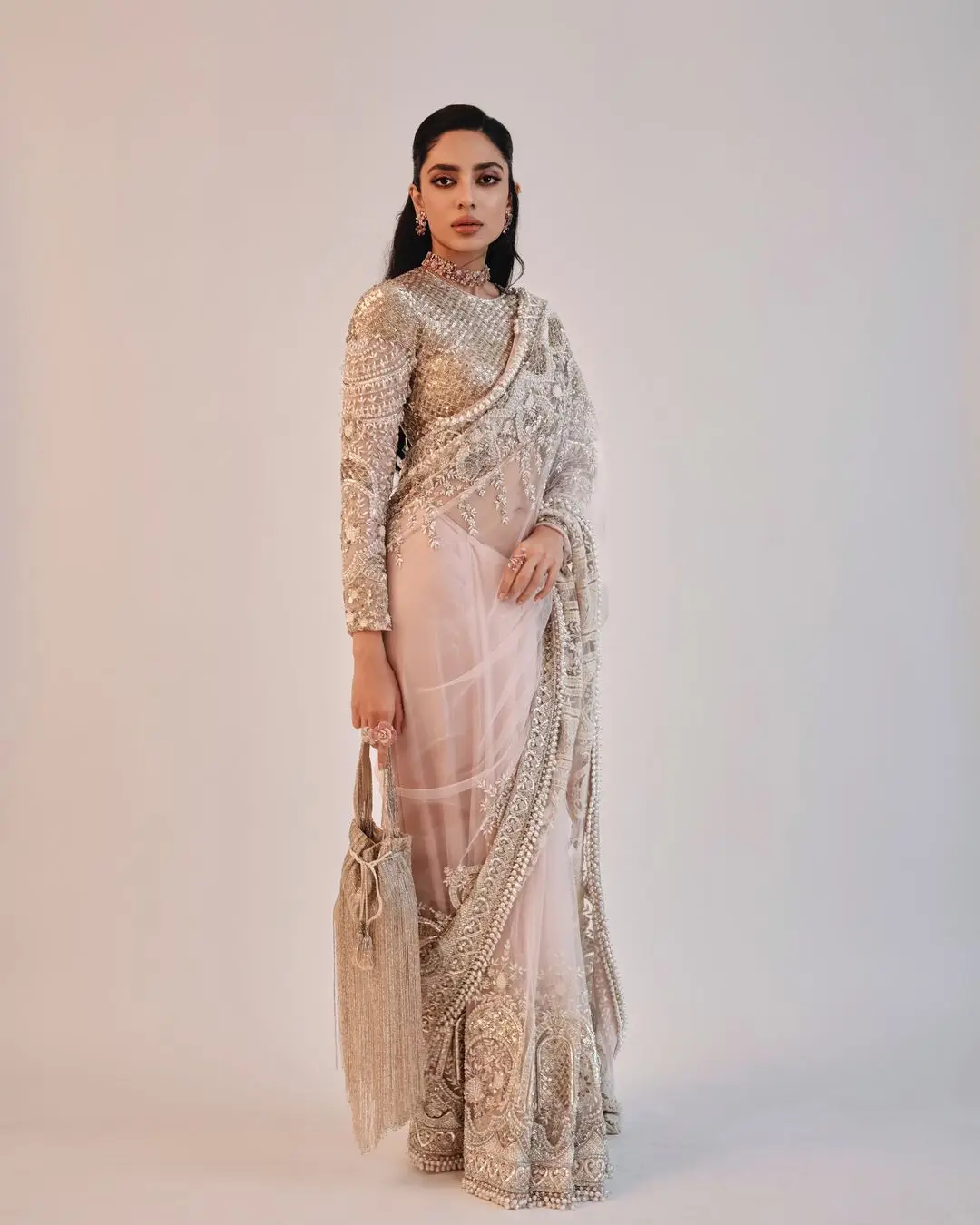 Sobhita Dhulipala Wearing Beautiful Earrings Jewellery Pink Saree Blouse